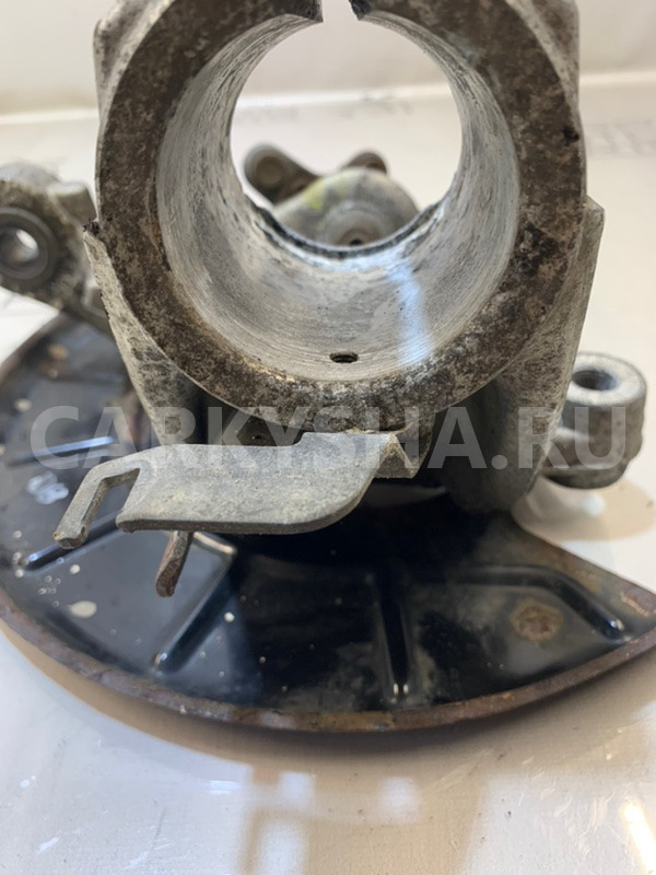 Поворотный кулак передний правый Volkswagen Passat Volkswagen Passat