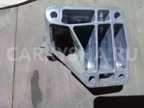 Кронштейн двигателя Mercedes-Benz M-класс W166 (2011—2015) Mercedes-Benz M-klasse оригинальный номер a6422236304