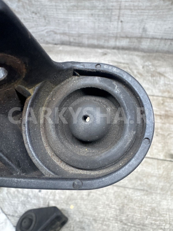 Кронштейн радиатора левый Hyundai Ix35 Hyundai ix35 оригинальный номер 253332S100