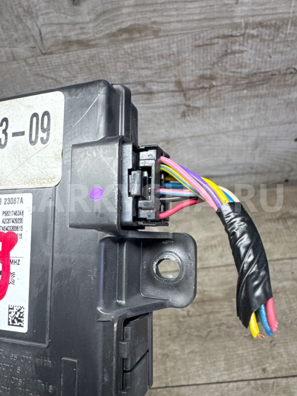 Блок управления центральным замком Cherokee 4 WK2 Jeep Cherokee оригинальный номер P68217463ab
