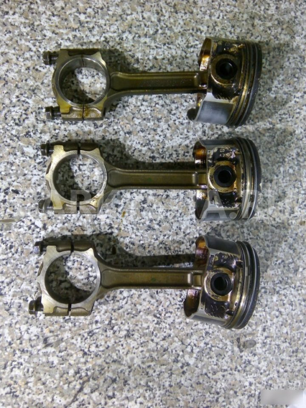 Поршень с шатуном Nissan Tiida (C11) 2004-2014 Nissan Tiida оригинальный номер 12010BC200