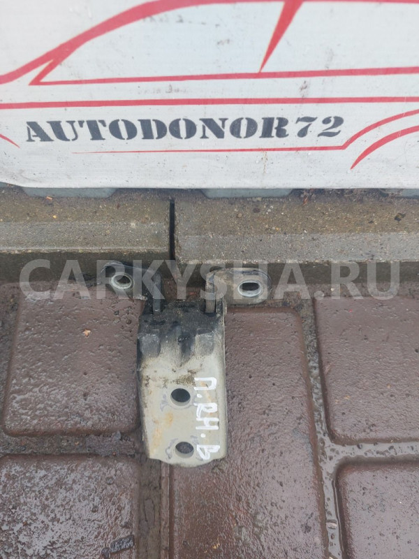 Петля правой передней двери верхня  Hyundai Getz Hyundai Getz оригинальный номер 793201C000