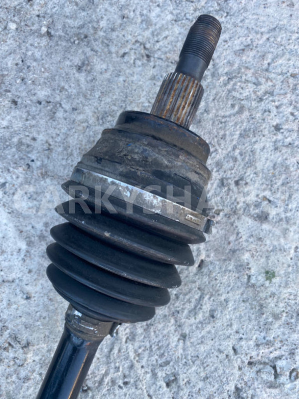 Привод правый передний Mercedes-Benz M-класс W166 Mercedes-Benz M-klasse оригинальный номер A1663301300