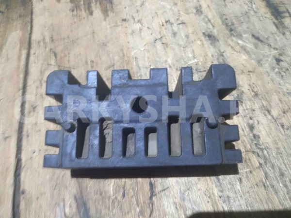 Опора под домкрат Audi Q7 4L (2005—2009) Audi 200 оригинальный номер 7l8804123