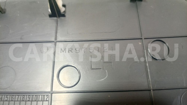 Накладка торпедо боковая Mitsubishi Outlander I (2002—2009) Mitsubishi i оригинальный номер MR975121