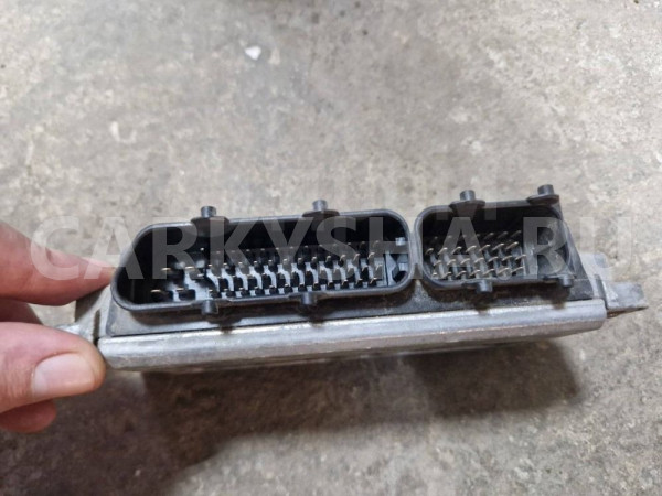 Блок управления двигателем Volkswagen Polo 5 CFNA Volkswagen Polo оригинальный номер 03C906014B