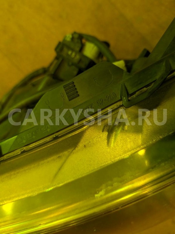 Фара Toyota Vitz 