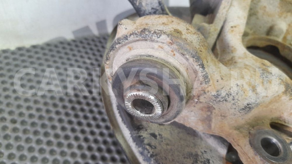 Кулак задний правый Toyota Rav 4 40 Toyota RAV 4