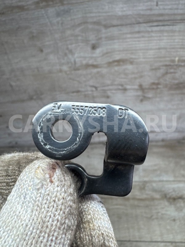Кронштейн GM Opel Astra оригинальный номер 55572508