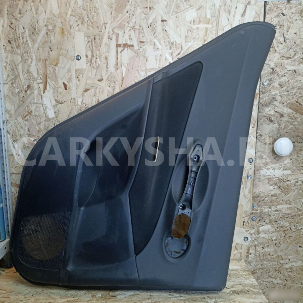 Обшивка задней левой двери Toyota Auris E150 Toyota Auris 