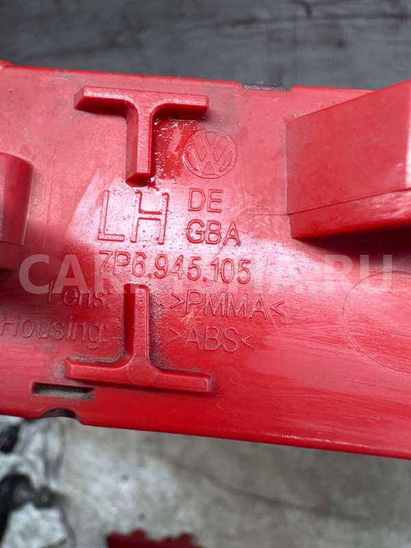 Катафот заднего бампера левый VW Touareg NF Volkswagen Touareg оригинальный номер 7p6945105