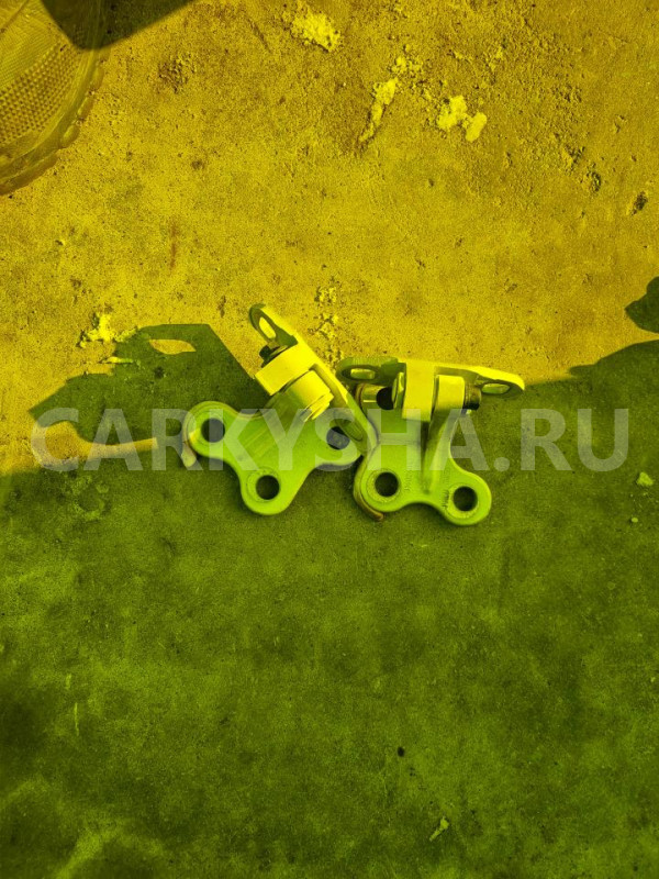 Петля двери Volvo V60 