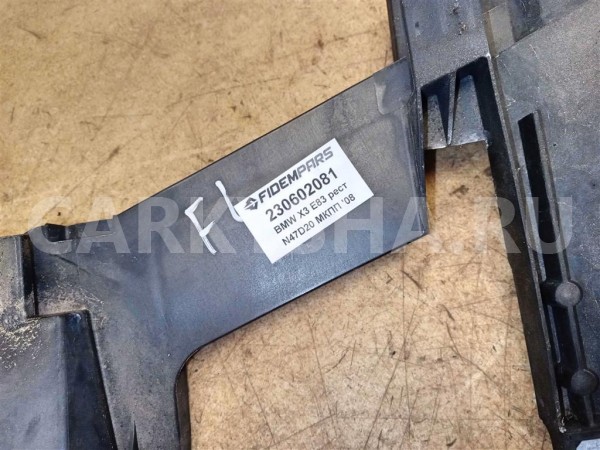 Название детали Кронштейн фар левый Модель BMW X3 E83 BMW X3 оригинальный номер 63126939199