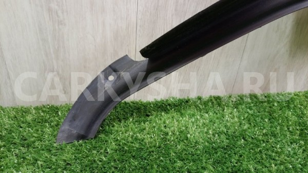 Водосток багажника задний левый Mercedes-Benz Mercedes-Benz M-klasse 