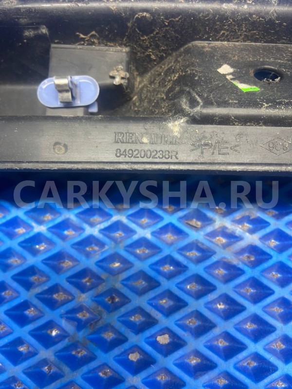 Накладка багажника Renault Kaptur I (2016—2020) Renault 16 оригинальный номер 849200238r