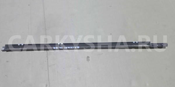 Накладка стекла Nissan Qashqai I рестайлинг (2010—2013) Nissan Qashqai оригинальный номер 82820JD00A