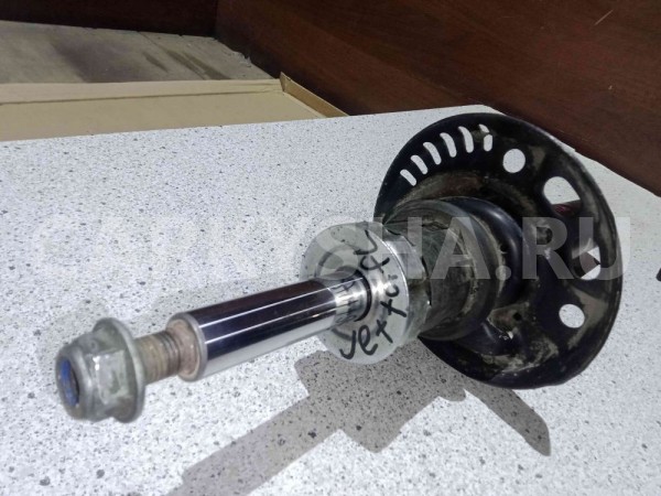 Стойка подвески Volkswagen Jetta V (2005—2011) Volkswagen Jetta оригинальный номер 1K0413031CL