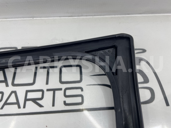 Уплотнительная резинка передняя правая Audi Q7 4L Audi Q7 