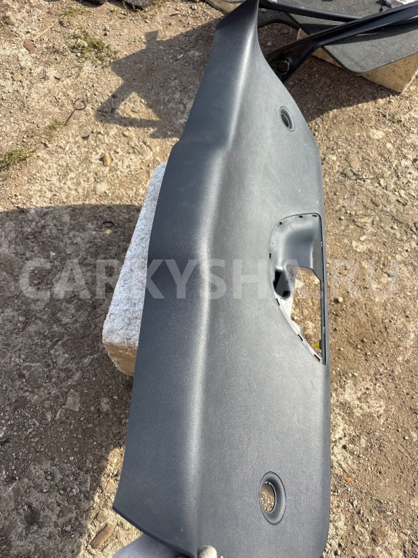 Обшивка  багажника  Cherokee WK2 дефект крепления Jeep Cherokee оригинальный номер 665924814b
