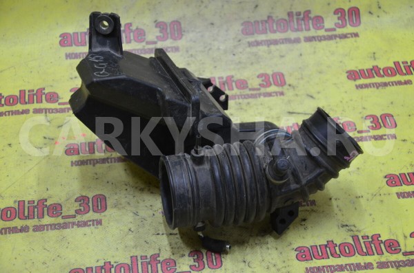 Патрубок воздушного фильтра Nissan Sunny 