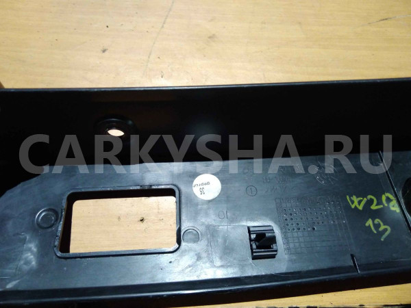 Накладка крышки багажника Mercedes-Benz E-класс W212/S212/C207/A207 рестайлинг (2013—2016) Mercedes-Benz E-klasse оригинальный номер a2127501293