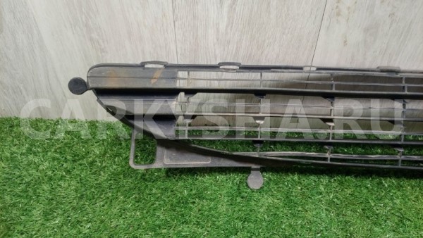 Решетка в бампер центральная передняя Peugeot 307 Peugeot 307 