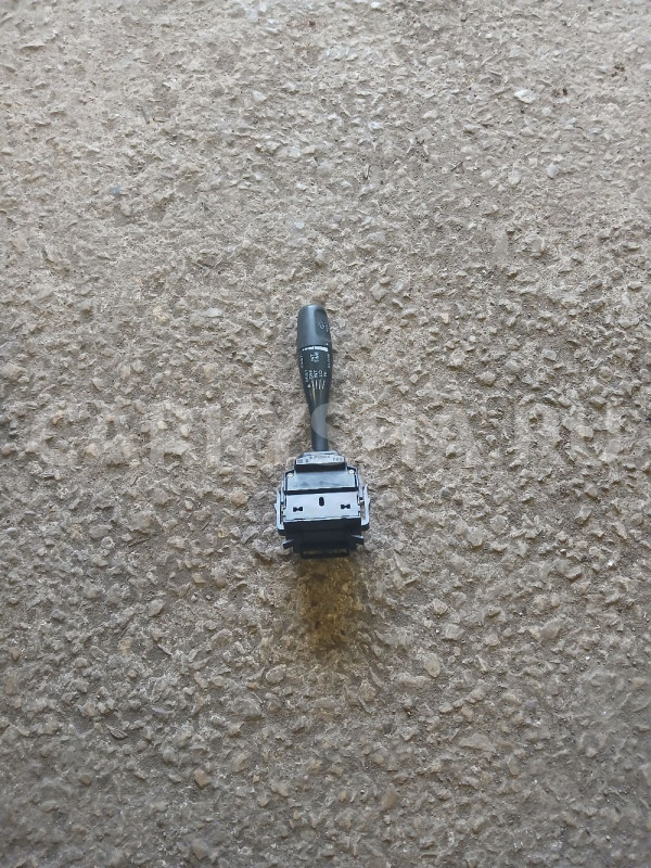 Переключатель дворников Mitsubishi Lancer 9 Mitsubishi i оригинальный номер 8612A001