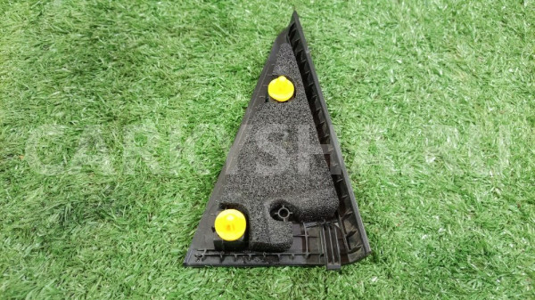 Накладка двери (внутренний уголок) Kia Soul II (2013—2016) Kia Soul оригинальный номер 83920B2000