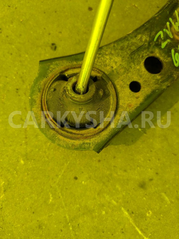 Рычаг Toyota Prius оригинальный номер 4806847060