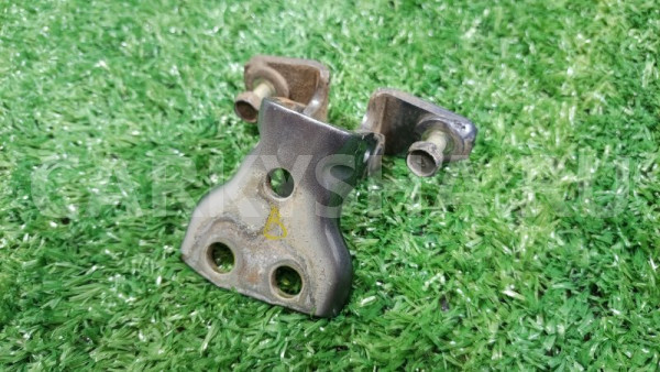 Петля двери верхняя задняя левая Mitsubishi Mitsubishi i оригинальный номер MR313665