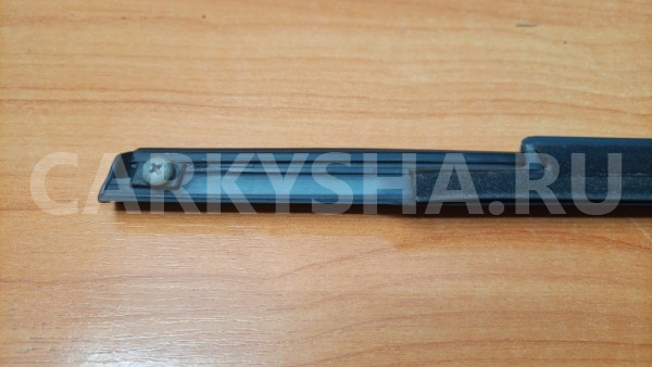 Молдинг стекла двери передний правый Mitsubishi Mitsubishi i оригинальный номер MR487152