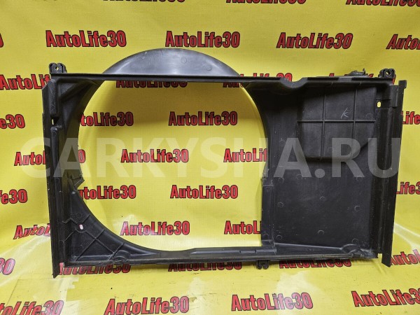 Диффузор радиатора Toyota Mark II 