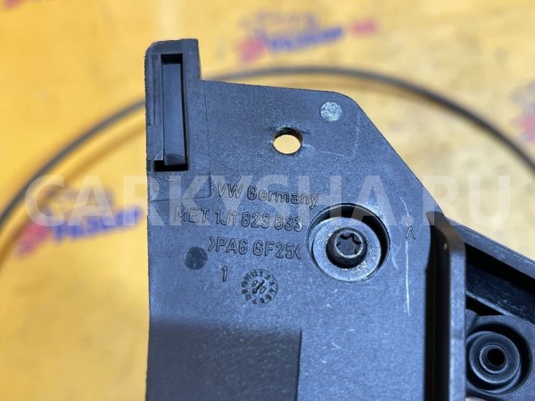 Трос открывания капота Skoda Octavia II (2004—2009) Skoda Octavia оригинальный номер 1Z0823535A