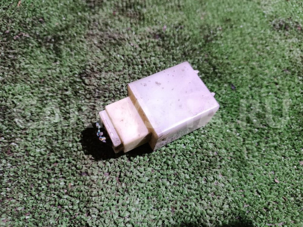 Реле поворотов Mazda 2 оригинальный номер LC6266830