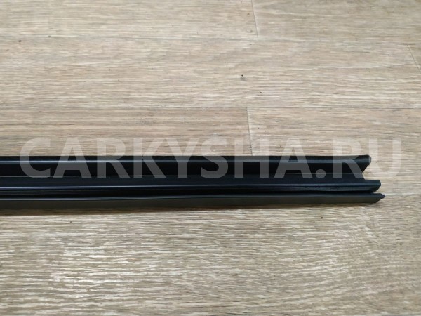 Бархотка двери передней правой внутренняя Ford Mondeo 