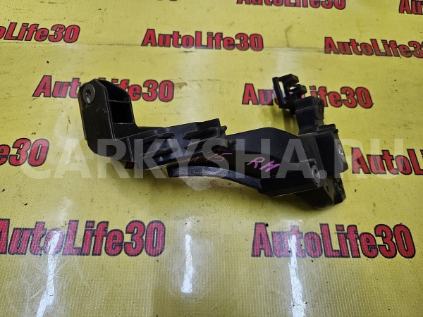 Крепеж фары Kia Cee'd 