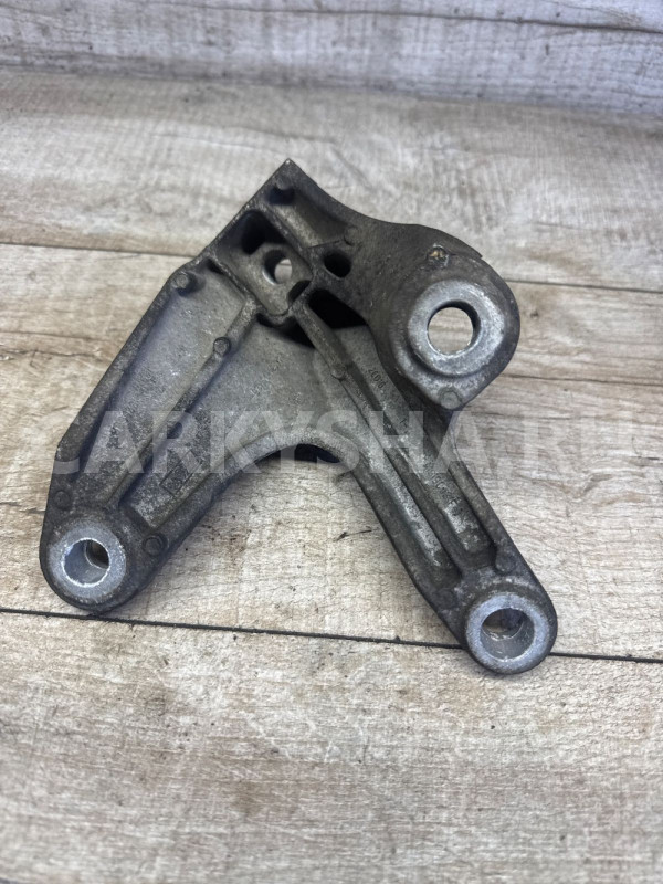 Кронштейн Мкпп Ford focus 2 1.8 Ford Focus оригинальный номер 4m517m125