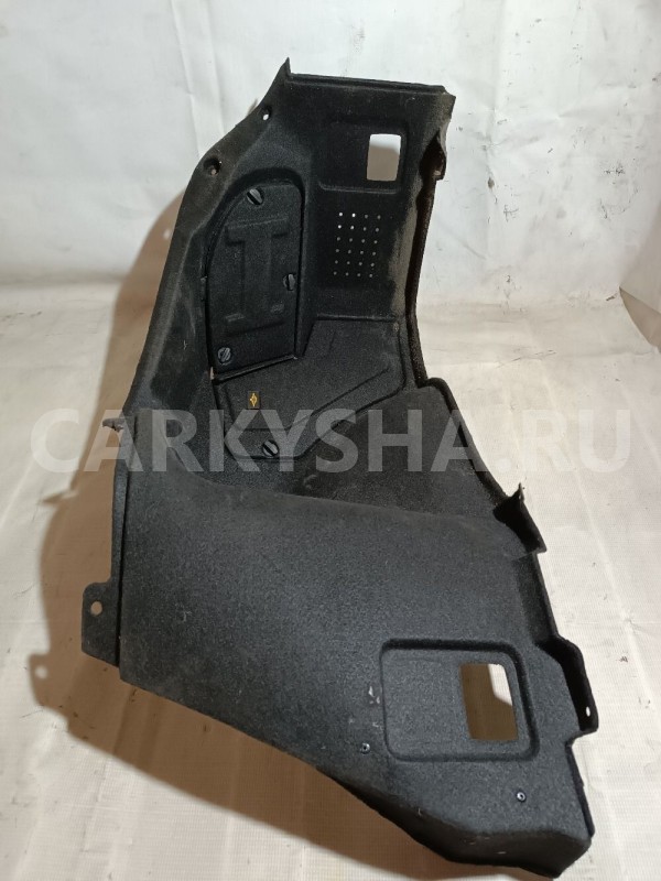 Обшивка багажника правая Hyundai Coupe 