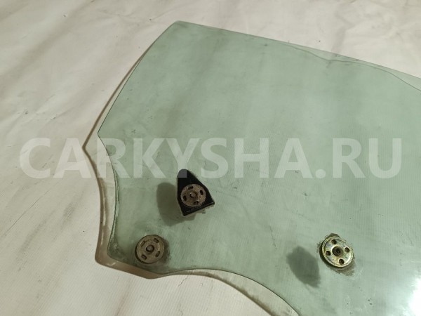 Стекло двери передней правой Mitsubishi Diamante 