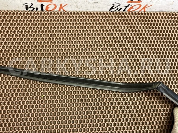 Уплотнитель двери BMW X6 M 