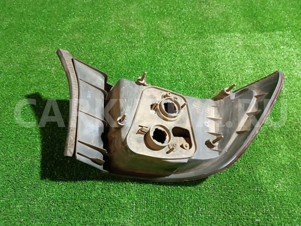 Фонарь задний наружный правый Toyota Windom 