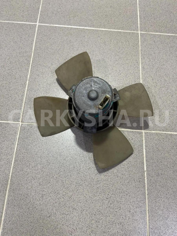 Моторчик вентилятора Audi 100 1.9л WH 1981 Audi 100 оригинальный номер 0130107045