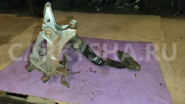 Педаль тормоза Kia Rio Kia Rio оригинальный номер 0K30B43300C