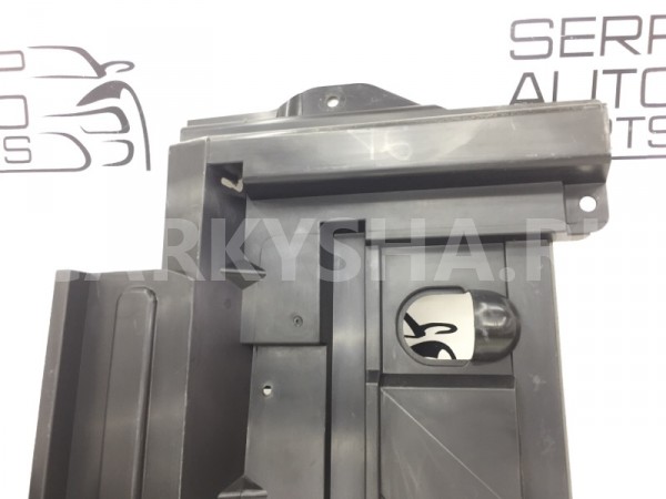 Дефлектор радиатора правый Nissan Note E11 1.4 Nissan Note 