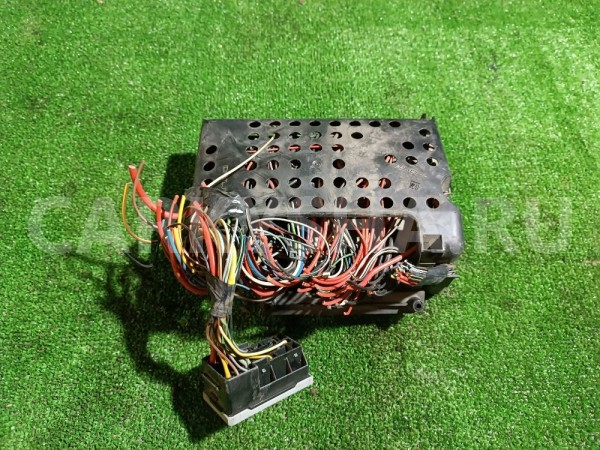 Блок предохранителей салонный Opel Astra 