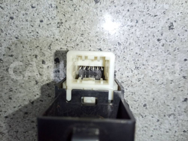 Кнопка стеклоподъёмника Range Rover Sport 2 2018 Land Rover Range Rover оригинальный номер LR113043