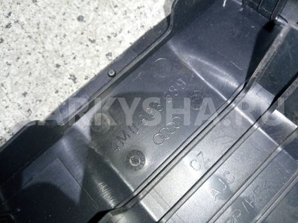 Накладка сиденья Audi Q7 4M (2015—2020) Audi Q7 оригинальный номер 4m0883689