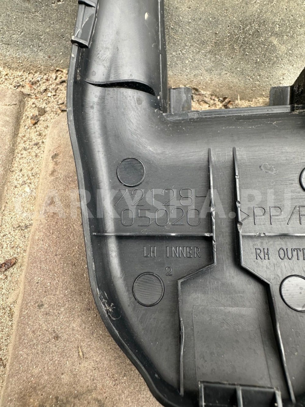 Крышка крепления сиденья Toyota Avensis T270 Toyota Avensis оригинальный номер 7212805020