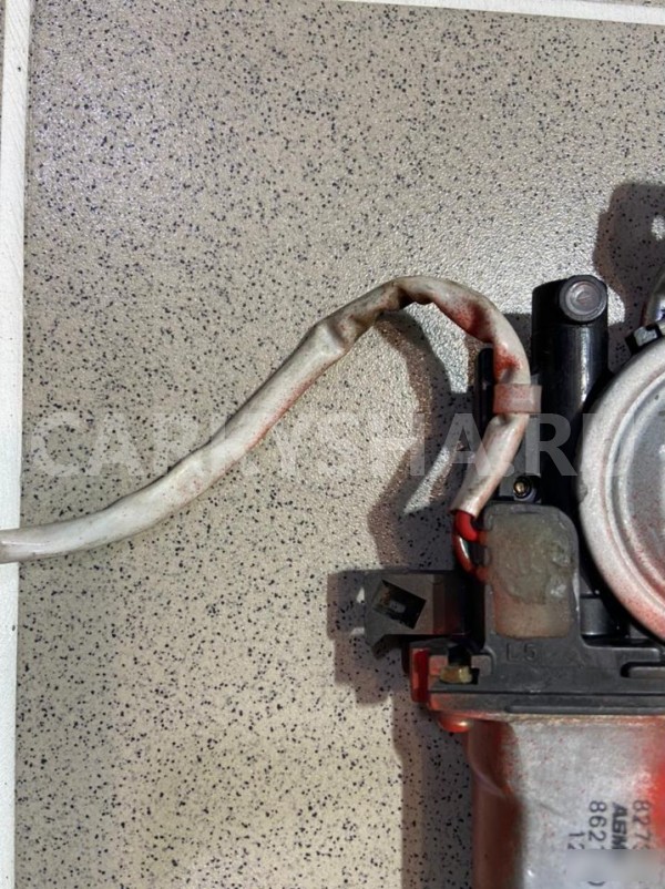 Стеклоподъемник задний левый Nissan March 1997 г Nissan March оригинальный номер 8273073B00