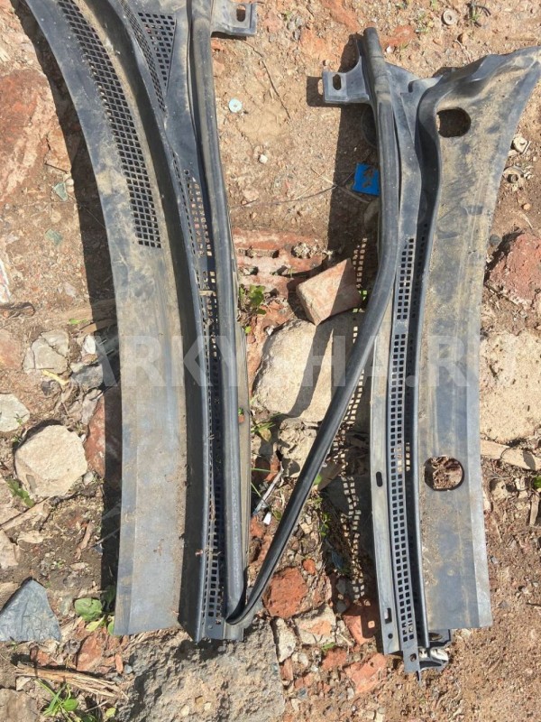 Жабо (накладка дворников) Mazda Demio IDY (2002—2007) Mazda 2 оригинальный номер D350507S1C